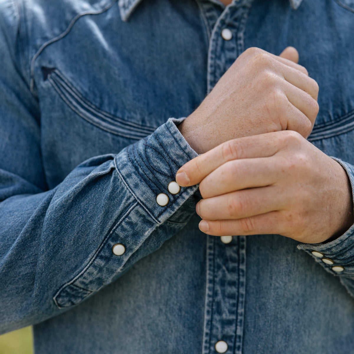 The Hondo Pearl Snap Shirt - Classic Denim