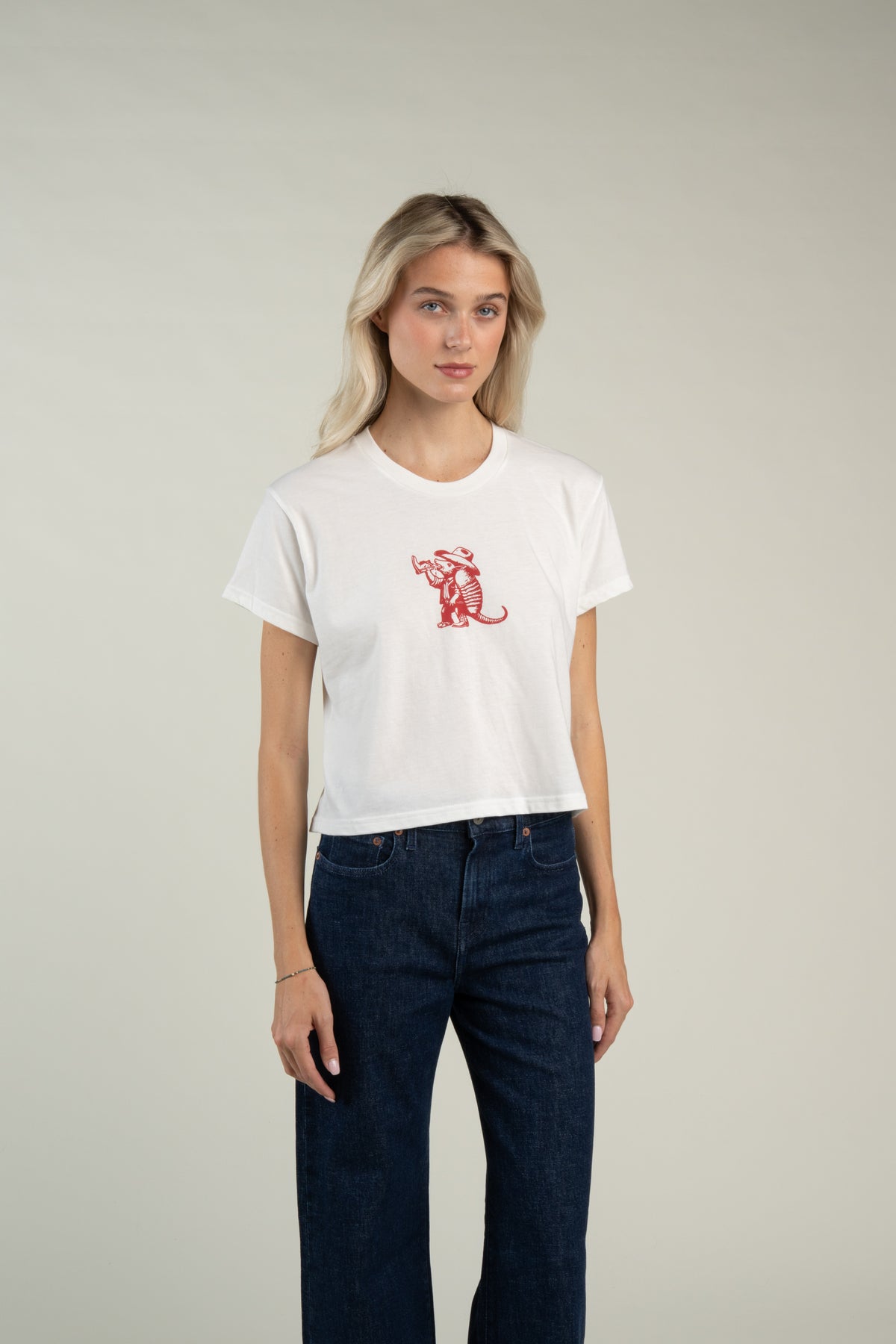 Armadillo Boxy Tee - Vintage White/Red Center Print