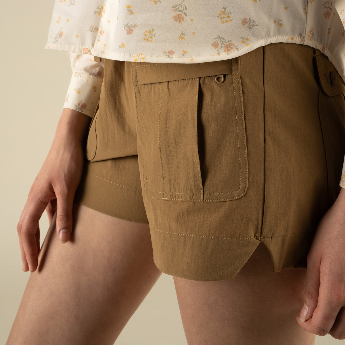 The Solaya Performance Short - Saddlebrush Brown