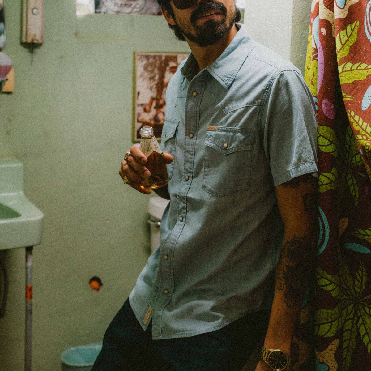 The Wyatt Pearl Snap Short Sleeve Solid Shirt - Washed Indigo Chambray
