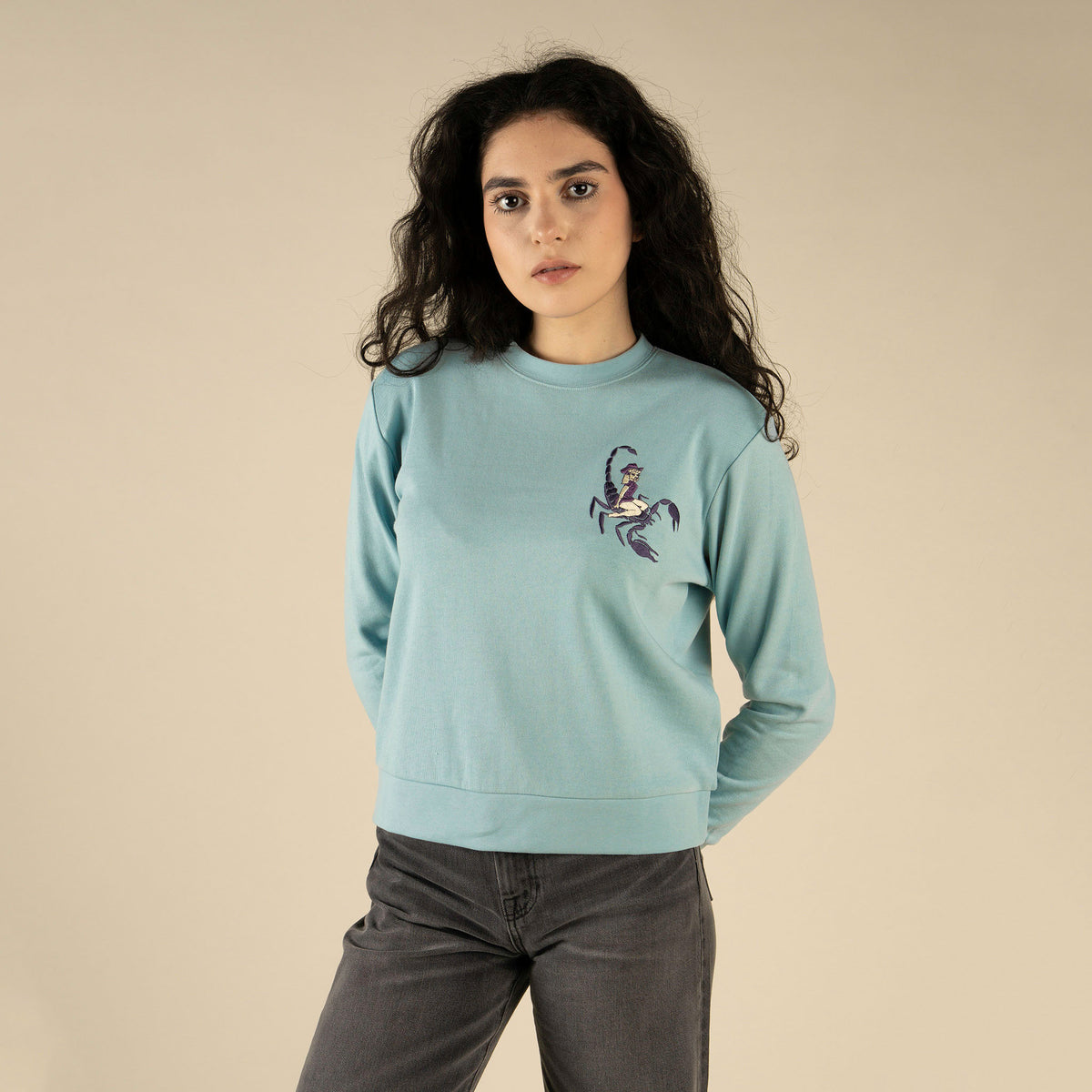 Love Stings Women's Sweatshirt - Sterling Blue