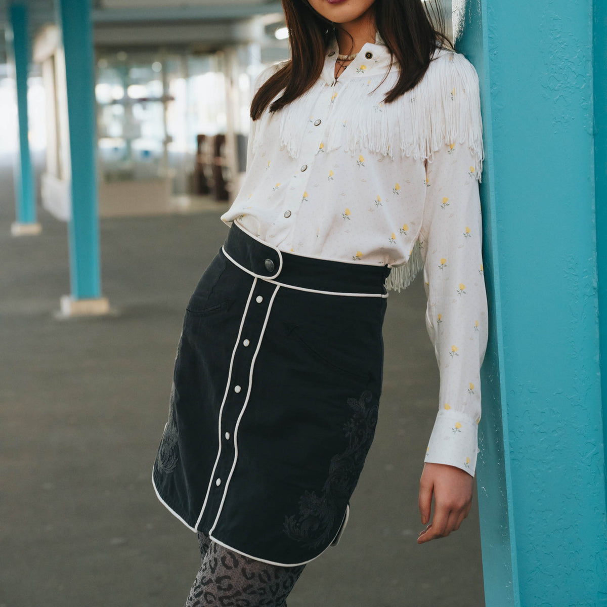 Calamity Pearl Snap Skirt - Black
