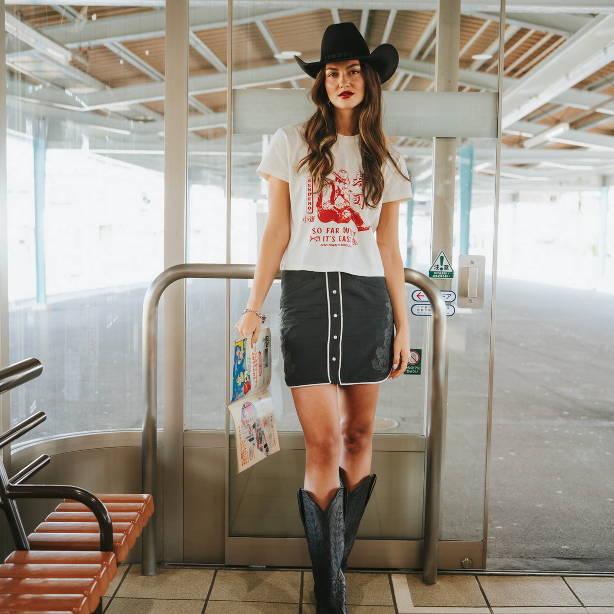 Calamity Pearl Snap Skirt - Black