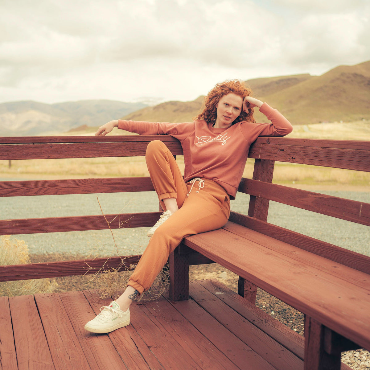 Women's Relaxed Sweatpant - Meerkat
