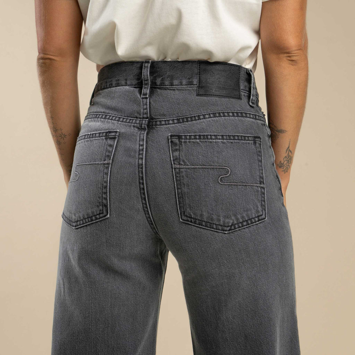 Daniela Jean - Washed Black