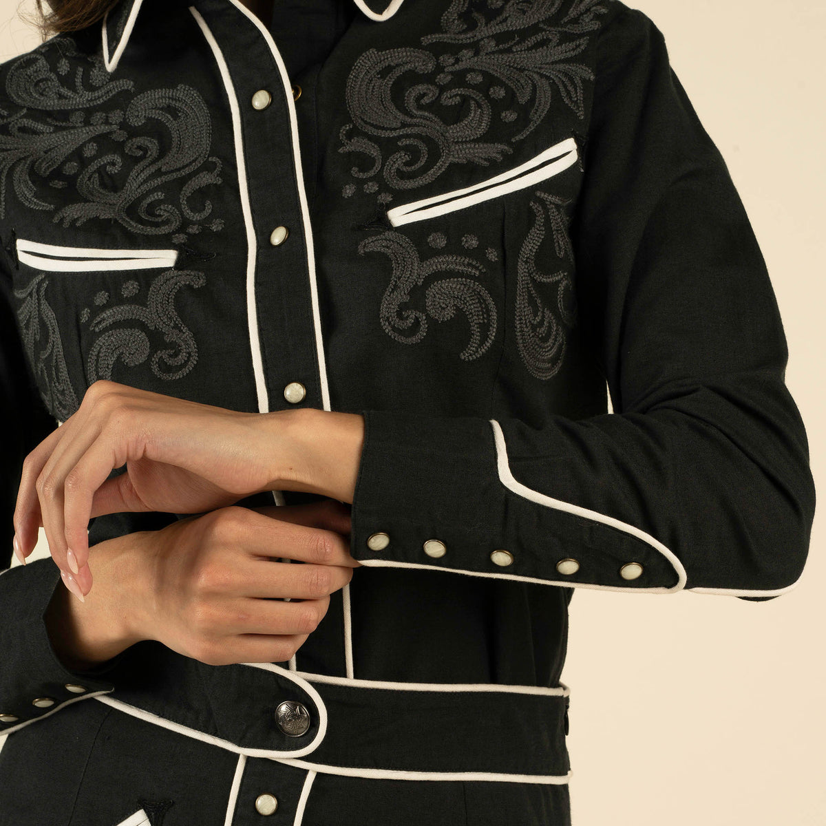 Calamity Pearl Snap Women's Blouse - Black