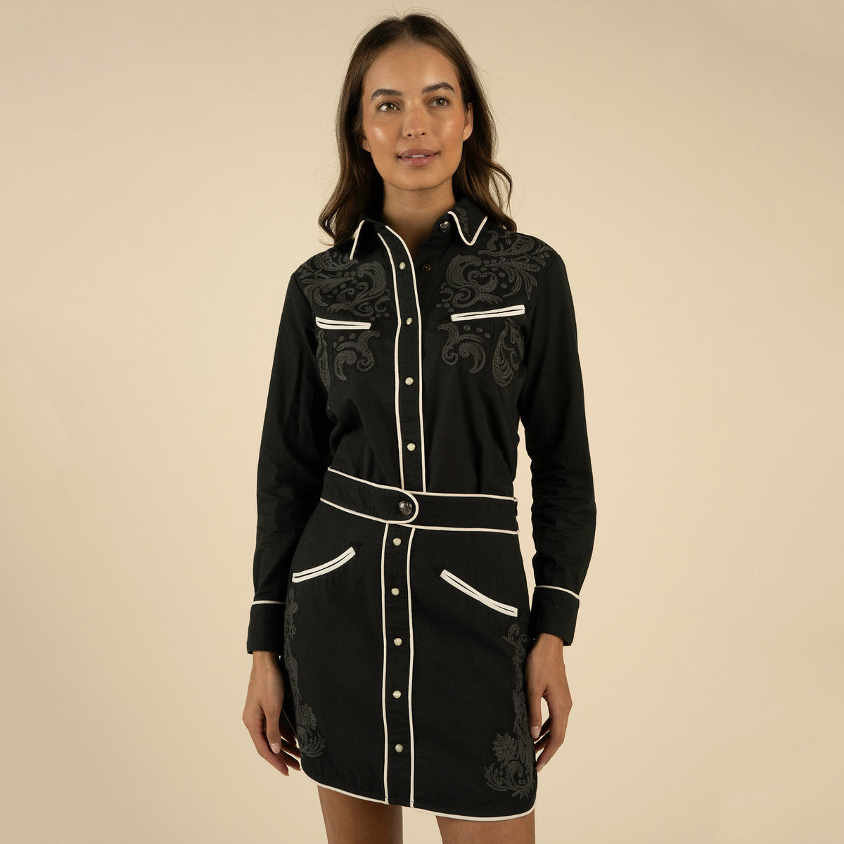 Calamity Pearl Snap Women's Blouse - Black