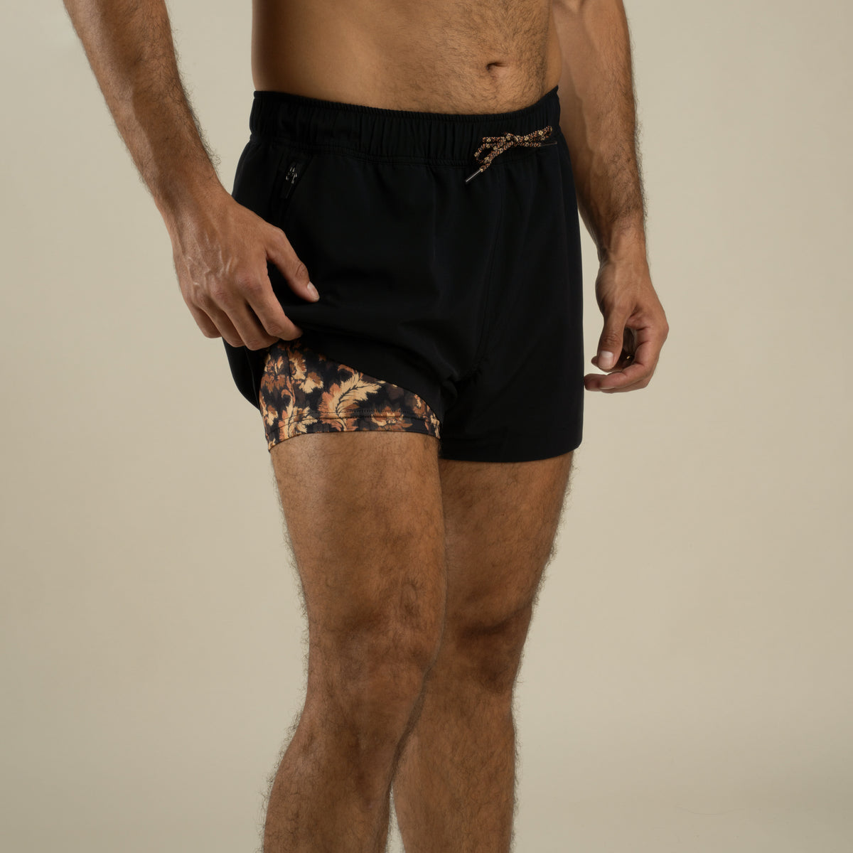 The Crosslight Active Short - Black - Alondra Brown